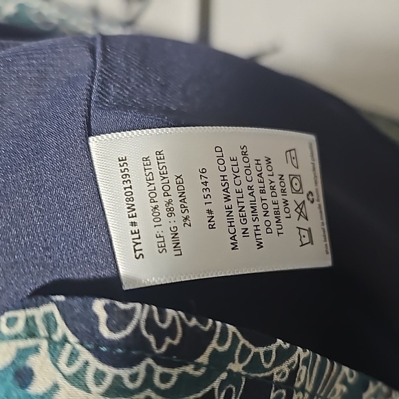 Evereve Adjustable Neck Paisley Blouse Size Medium - Picture 10 of 11